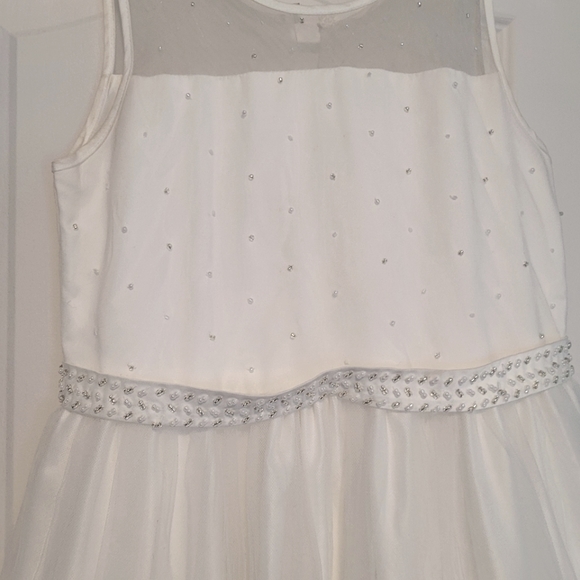 Wedding dress for girl - Picture 3 of 3